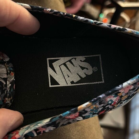 Vans Shoes Womens 7 Mens 5.5 Multi Floral Black Dark Flowers Lace Up Low Top - Picture 6 of 9